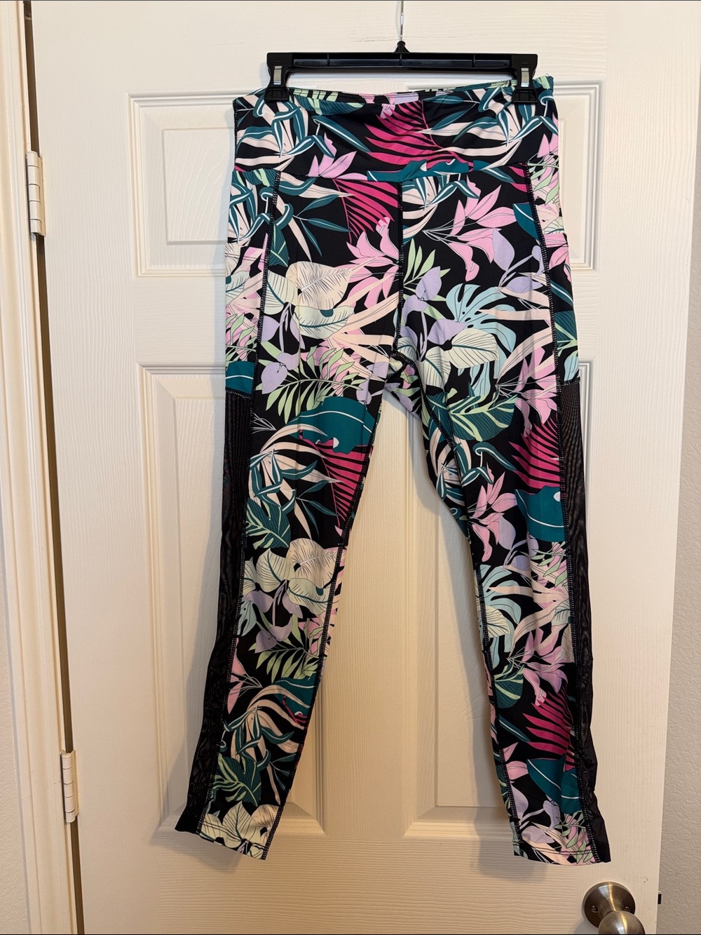 SHEIN Black Tropical Print Leggings with Pink, Teal & White Leaves